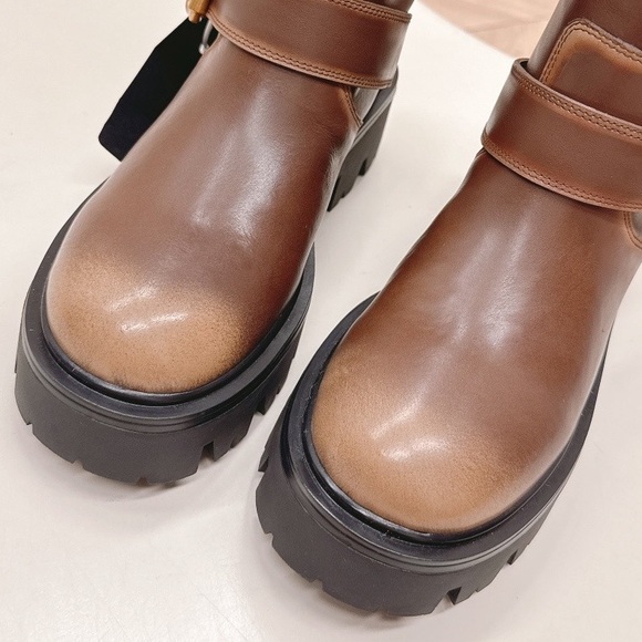 Retro vibe! Prada Tan Distressed Leather Knee-High Boots✨ - Picture 6 of 6